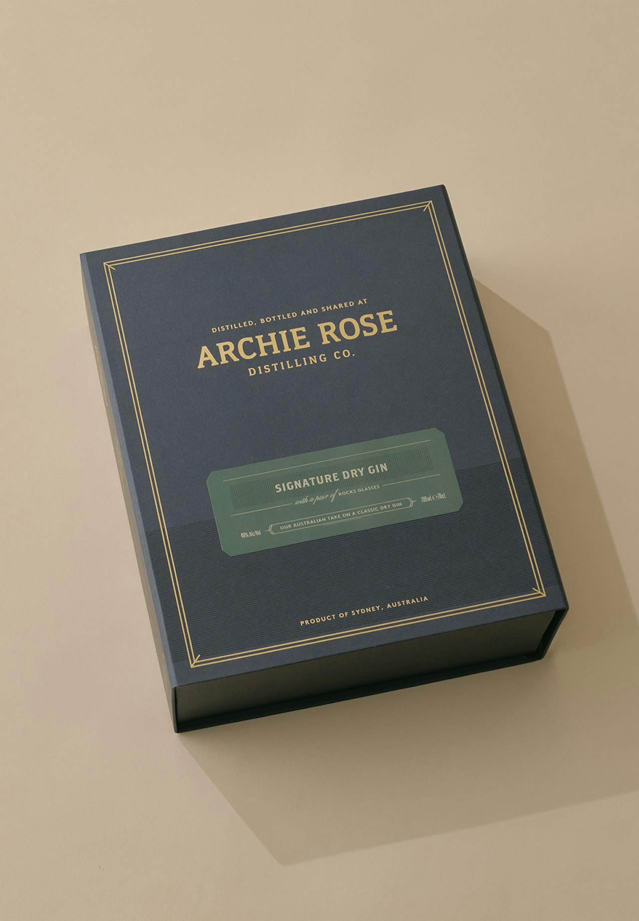 Signature Dry Gin & 2 Rocks Glasses Gift Pack