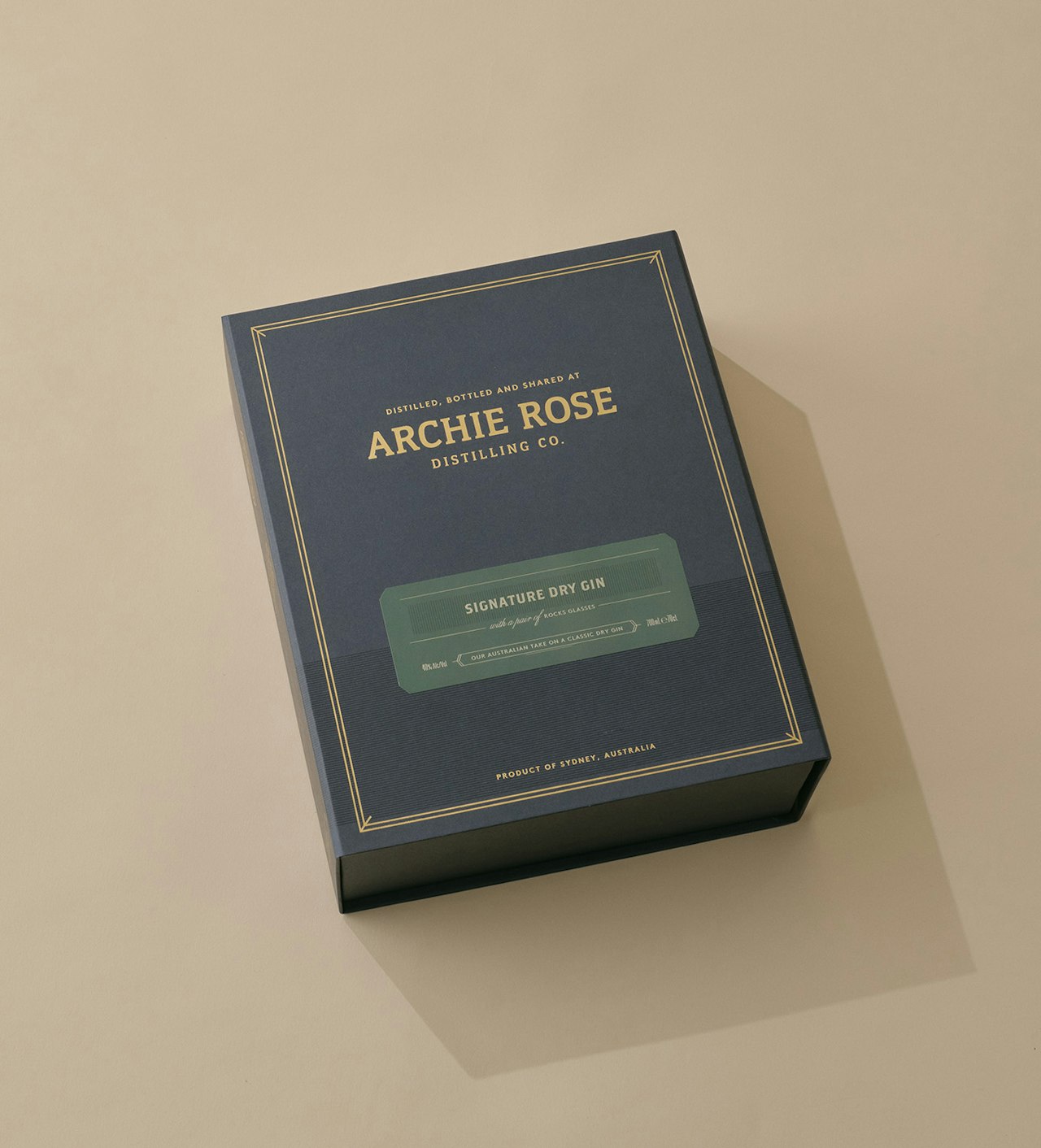 Signature Dry Gin & 2 Rocks Glasses Gift Pack