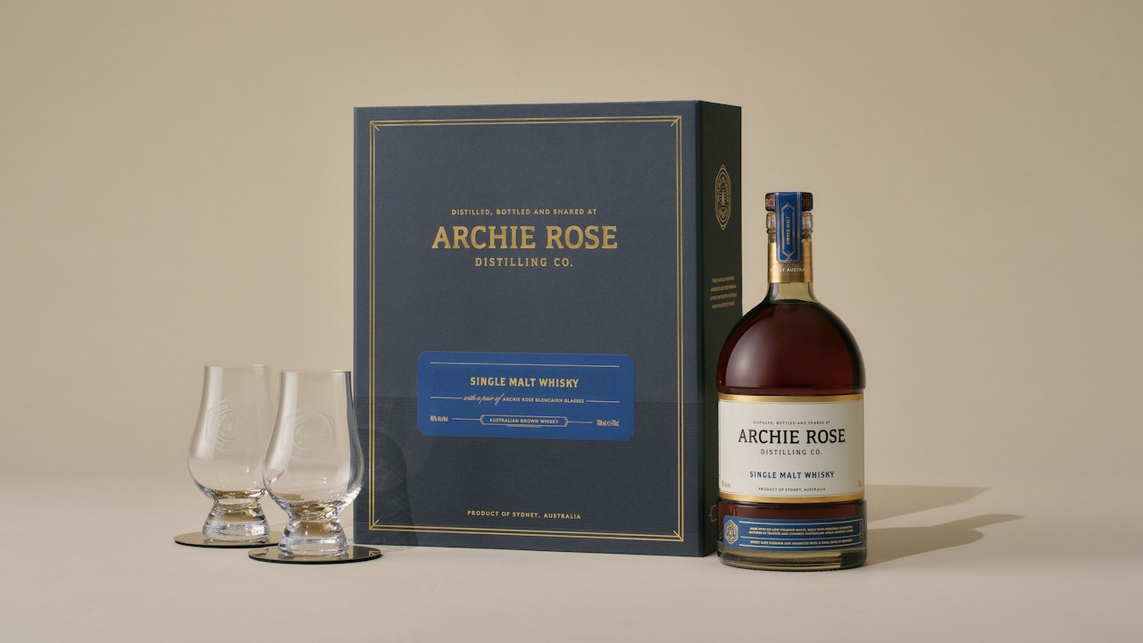 Single Malt Whisky & 2 Glencairn Glasses Gift Pack