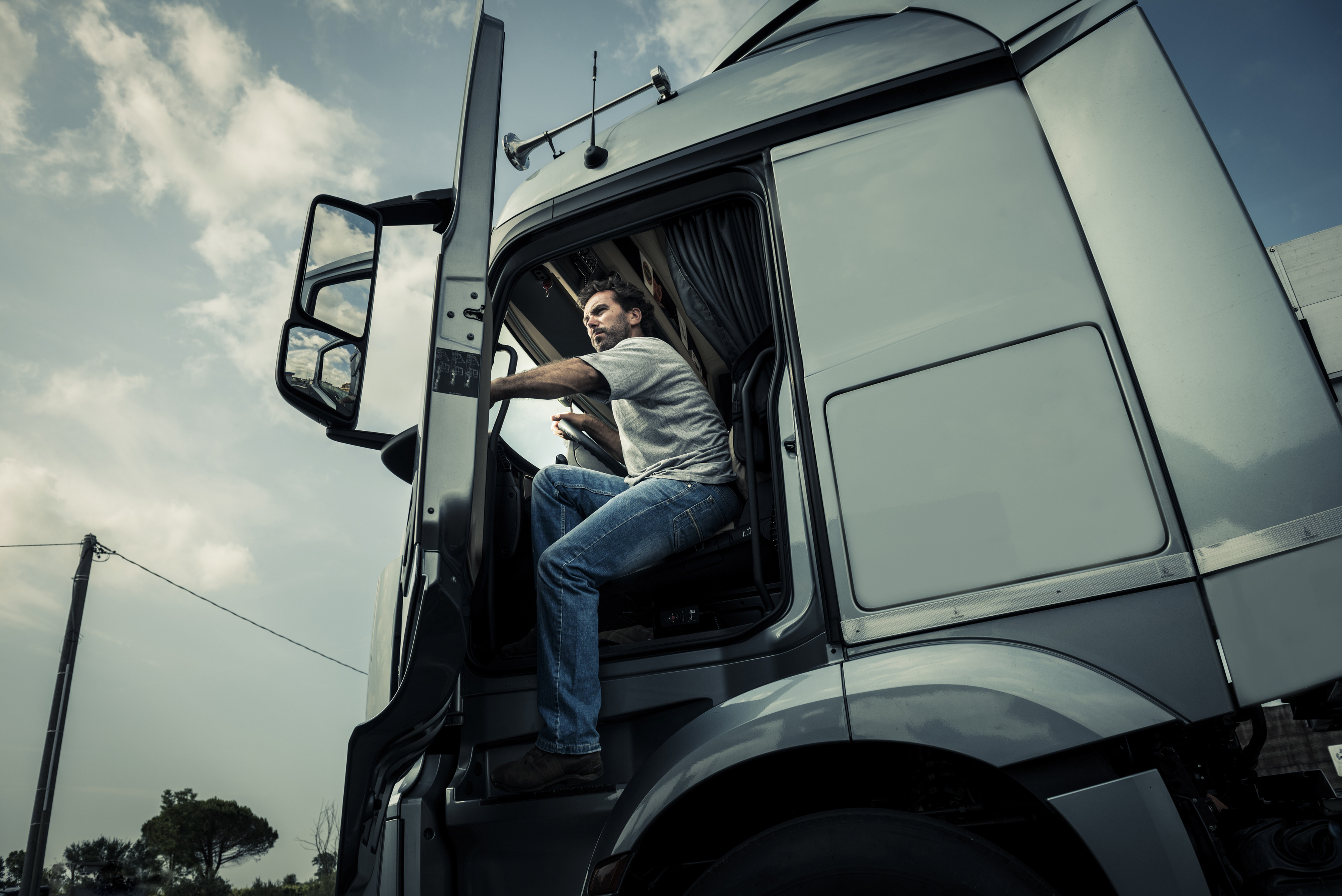 7 Benefits of Bundling ELD & Fleet Tracking Solutions