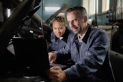 How fleet maintenance management software helps prevent downtime
