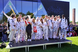 elever klædt ud som 101 dalmatinere