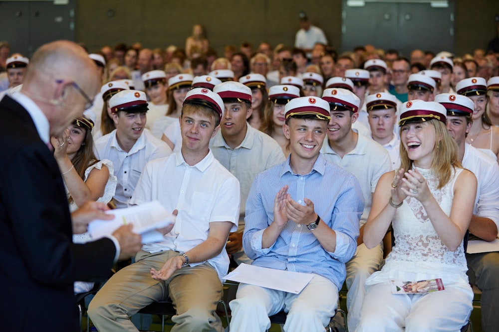 Glade studenter til translokation der klapper