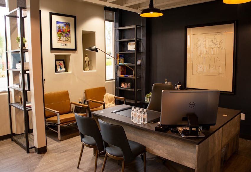 Desk and sitting area at Albert Plastic Surgery
